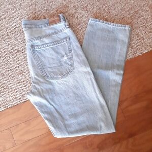 American Eagle Distressed 90's Straight Jeans size 4